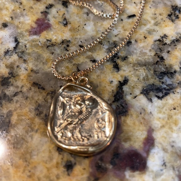 Gold Freedom Layered Pearl Flower Medallion Necklace - Picture 13 of 15